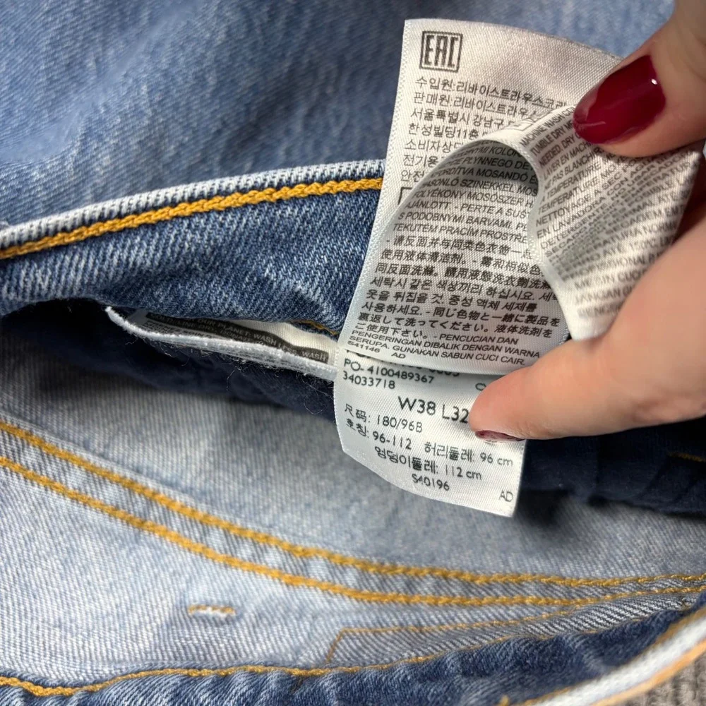 Levis details please
